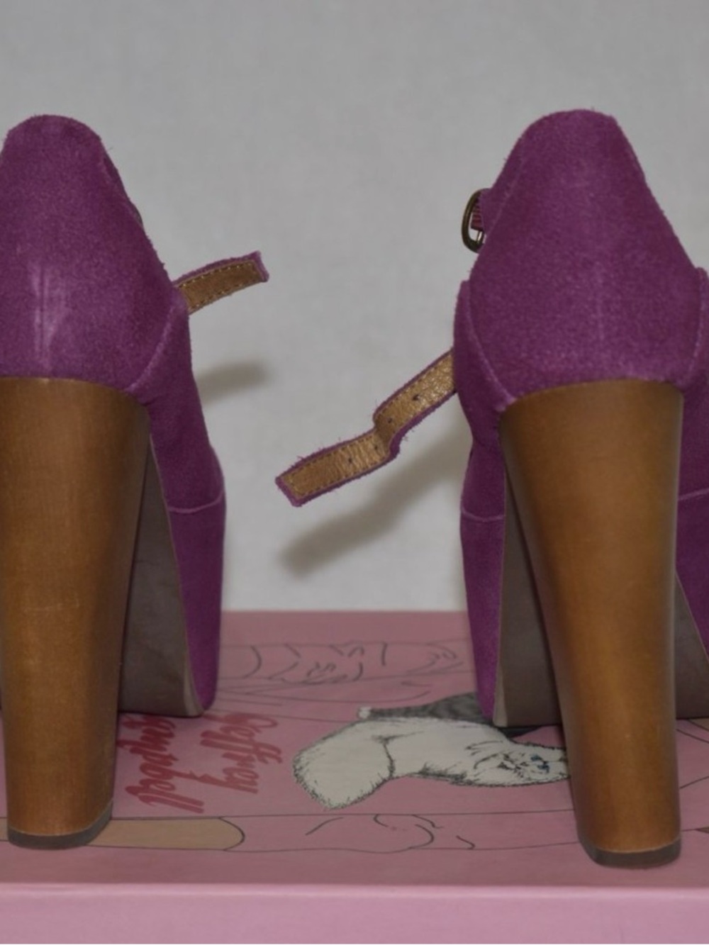 Like new Jeffrey Campbell Foxy Wood 6 - Picture 2 of 6